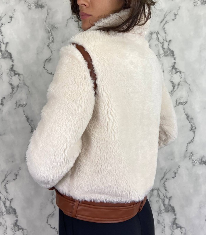 CAZADORA GUESS